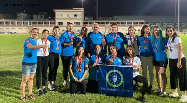 Yıldızlar kupayla döndü