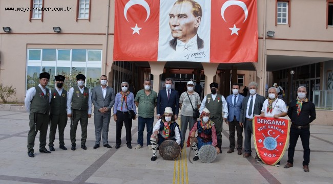 84.Bergama Kermesi açılışı Kurtuluş günü etkinlikleri ile birlikte başladı