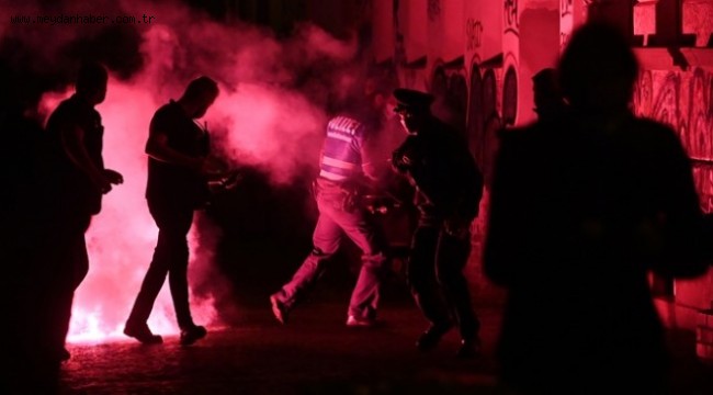 Almanya'da Polisle Göstericiler Arasında Arbede