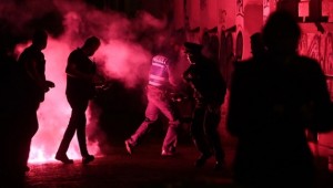 Almanya'da Polisle Göstericiler Arasında Arbede