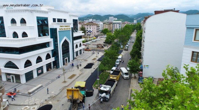 ATA CADDESİ SICAK ASFALTA KAVUŞTU