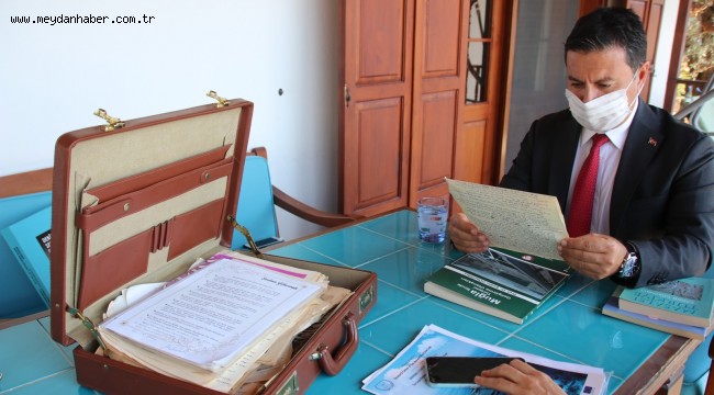 BALIKÇI'NIN ORİJİNAL EL YAZMALARINI BAŞKAN ARAS TESLİM ALDI