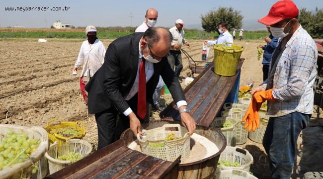 Başkan Akın'dan Üzüm Sergi Alanına Ziyaret