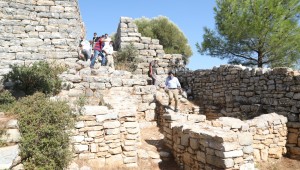 BAŞKAN ARAS'TAN PEDASA ANTİK KENTİ'NE ZİYARET