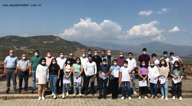 Başkan Yılmazlar'dan YKS'de ve LGS'de Başarılı Olan Öğrencilere Yemek