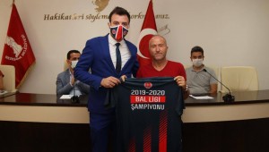 Bergama Belediyespor'un olağanüstü kongresi yapıldı
