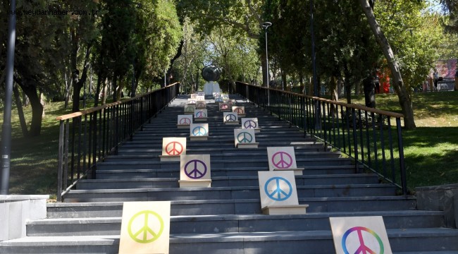 BEŞİKTAŞ'TA YENİLENEN DÜNYA BARIŞ PARKI TÖRENLE AÇILDI!