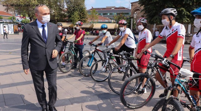 BİSİKLETÇİLERDEN ANLAMLI ETKİNLİK
