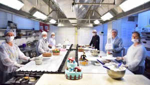 Bornova - Pastacılara da Altın Bilezik  