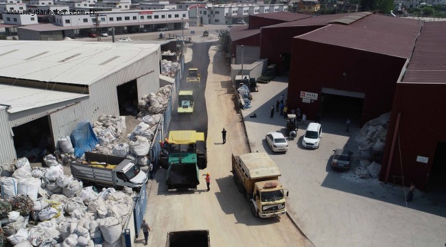 ADANA-Büyükşehir'in Asfalt Hamlesi Sanayi Esnafın da İşini Kolaylaştırdı