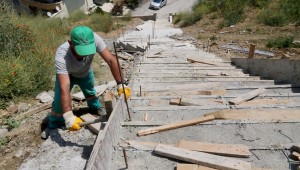 ÇANKAYA'DA MERDİVENLİ YOLLARA DEVAM 