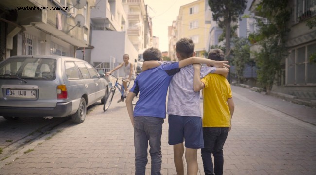 DÜNYA BARIŞ GÜNÜNDE KÜÇÜKÇEKMECE BELEDİYESİ'NDEN 10 DİLDE "BARIŞ ŞİİRİ" 