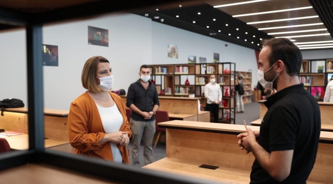 Gençler istedi, Hürriyet Kütüphanenin saatini uzattı