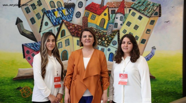 İzmit Belediyesi Kütüphanesi Uzman Personelleriyle Hizmete Hazır