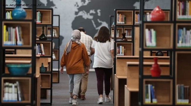  İzmit Belediyesi Kütüphanesine İzmitlilerden TAM NOT