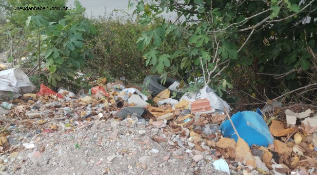 İzmit Belediyesinden Doğaya Dökülen Atıklara Anında Müdahale