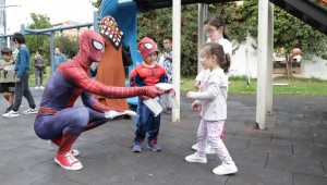 İzmit Belediyesinden Örümcek Adamlı maske farkındalık etkinliği
