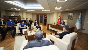 Kağıtsporlubasketbolcularbaşkan Büyükakın'ıziyaret etti