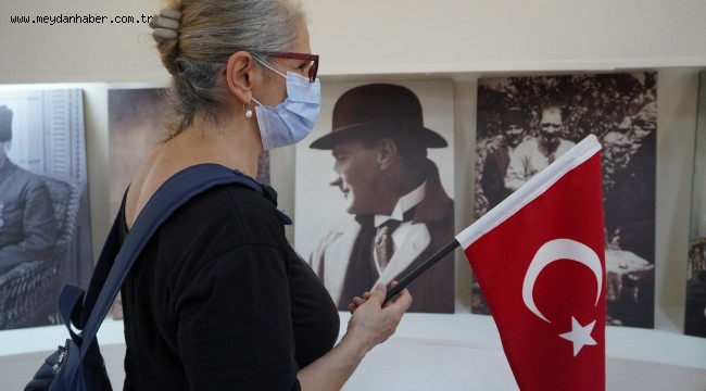 Karşıyaka'da "Zafere Giden Yolculuk" Sergisi Sanatseverle Buluştu