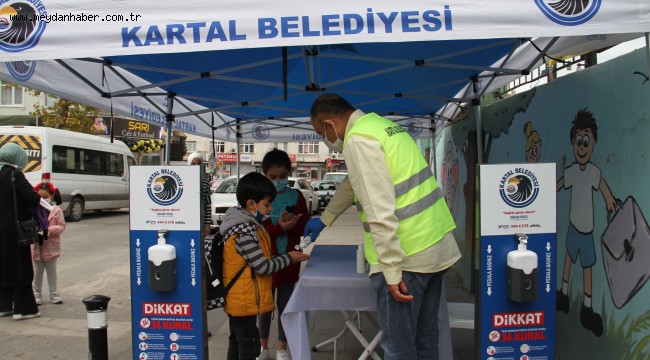 Kartal Belediyesi Yüz Yüze Eğitimin İlk Gününde Öğrencilerin Yanında