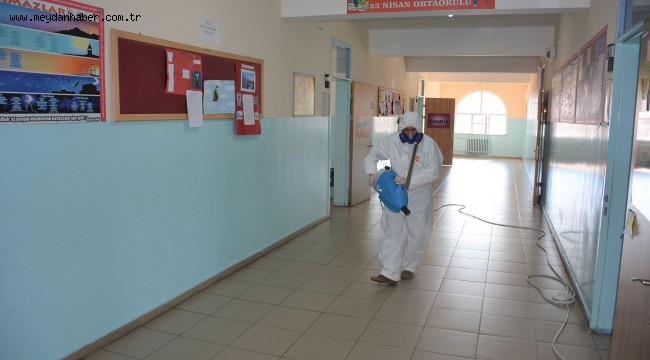 KEÇİÖREN'DE 327 OKUL YÜZ YÜZE EĞİTİM İÇİN DEZENFEKTE EDİLDİ