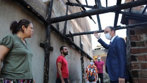 PAMUKKALE BELEDİYESİ EVİ YANAN ÇABUK AİLESİNİN YARALARINI SARDI