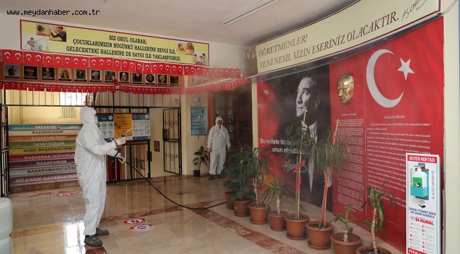 PAMUKKALE'DE OKULLAR DEZENFEKTE EDİLDİ