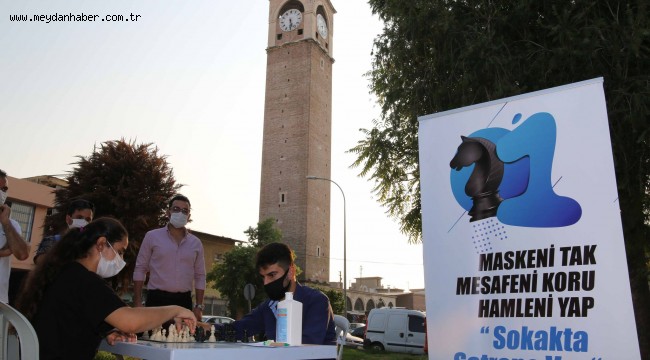 SOKAKTA SATRANÇ VAR