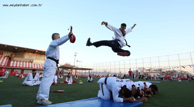 Spor kurslarına katılan çocuklar sertifika aldı