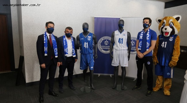 TBF Basketbol 1. Ligi'nde mücadele edecek Kağıtspor'da imzalar atıldı