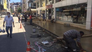 ÜNYE'NİN KALDIRIMLARI YENİLENİYOR