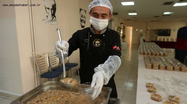 Yenimahalle'de Aşure Kazanları Kaynadı