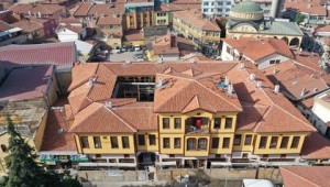 Asırlık han, ayağa kalkıyor