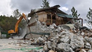 Kaçak Lüks Villaya Balyoz 