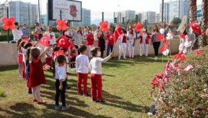 Karşıyakalı miniklerin Cumhuriyet coşkusu