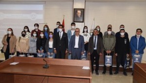 Keşan Belediyesi, üniversite sınavında ilk 5'e giren öğrencileri tablet ile ödüllendirdi