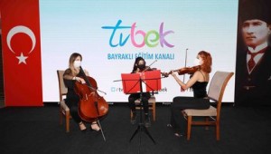 Pandemi'de Gönüllü Öğretmenler 'den Televizyonda Ders Başı