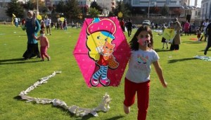 UÇURTMA ŞENLİĞİ RENKLİ GÖRÜNTÜLERE SAHNE OLDU