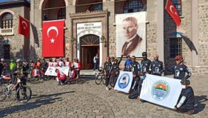 "550 Km Pedallayıp 10 Kasım'da Ata'nın Huzuruna Çıktılar"