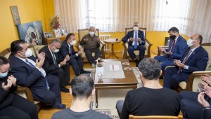 Adalet Bakanı Gül'den depremzede aileye taziye ziyareti