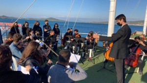 AYVALIKLILAR ATATÜRK'Ü UNUTMADI