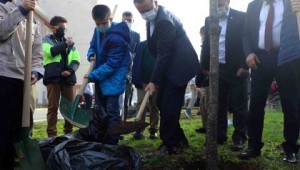 Bağcılar'da 11 yaşındaki öğrenciler 111 ağaç dikti