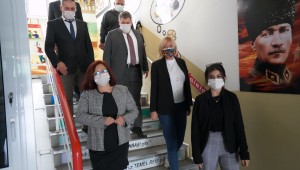 Başkan Oran'dan öğretmenlere anlamlı hediye