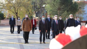 Bergama Öğretmenler Gününü kutladı