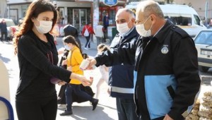 ​​​​​​​Buca zabıtasından pazaryerlerinde koronavirüs denetimi