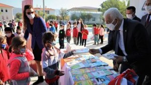 Büyükşehir'den Köy Okulları'na Kitap Desteği 