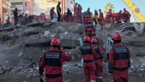 Büyükşehir Ekipleri 4 Gündür İzmir'de