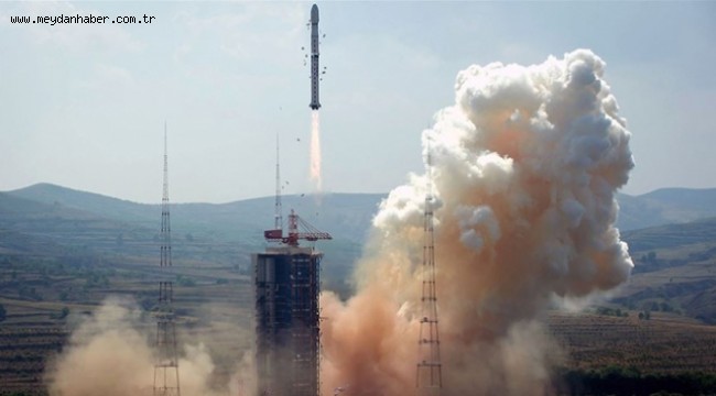 Çin'in uzay aracı ay yüzeyinden örnek toplayacak