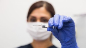 Çin menşeli aşı gönüllülere uygulanıyor