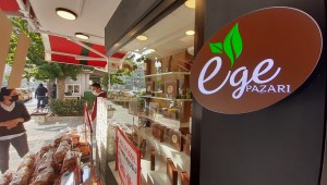 Dünya'ya İhraç Ettiği Yöresel Ürünleri İzmirlilerin Beğenisine Sundu